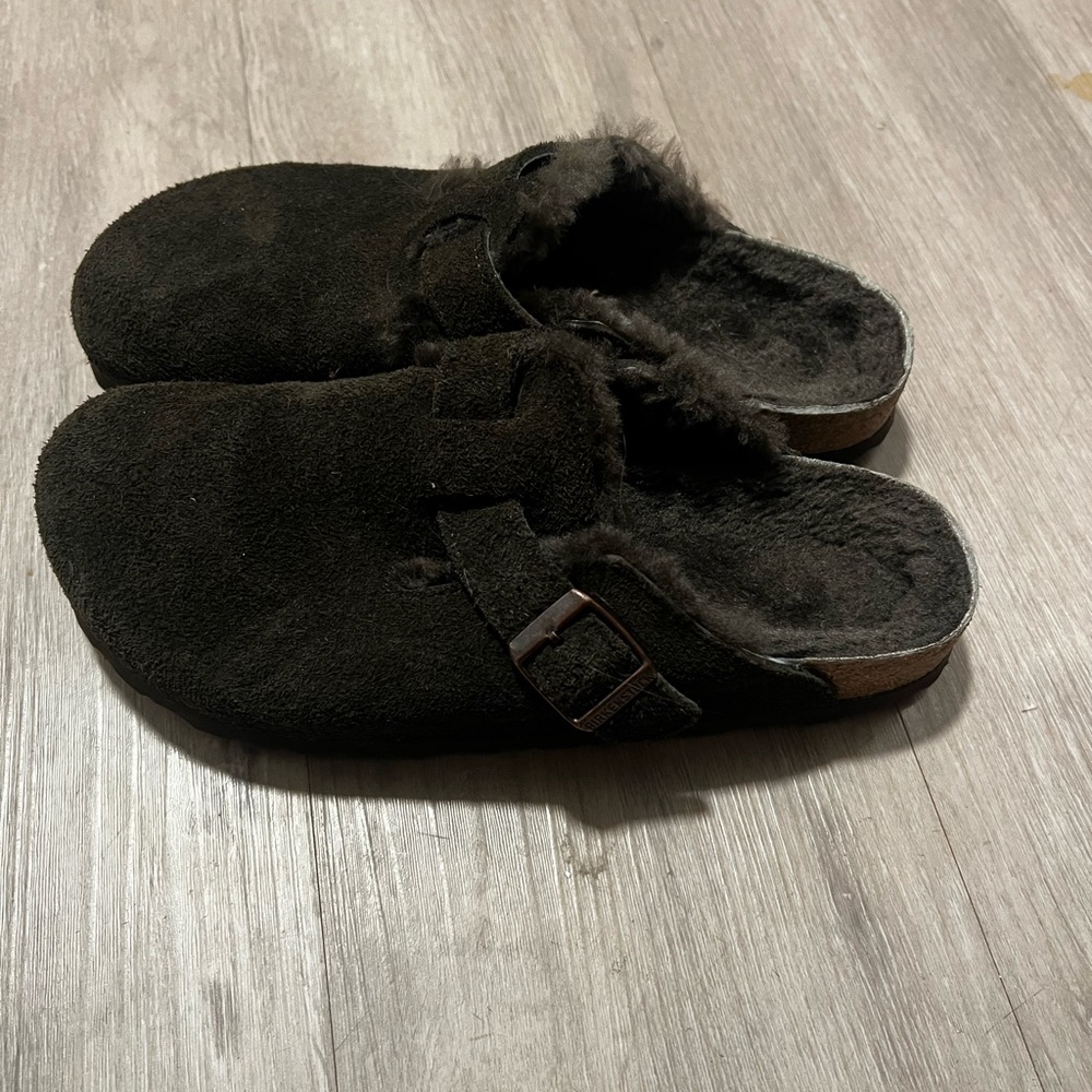 Birkenstock Shearling Boston Clog in Mocha